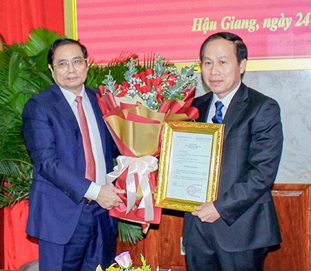 Công bố Quyết định chuẩn y ông Lê Tiến Châu giữ chức Bí thư Tỉnh ủy